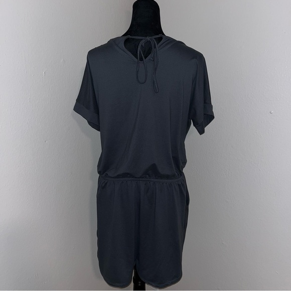 Zenana‎ Women’s Short Sleeve T-Shirt/Shorts Size Large Grey Romper - Picture 7 of 7